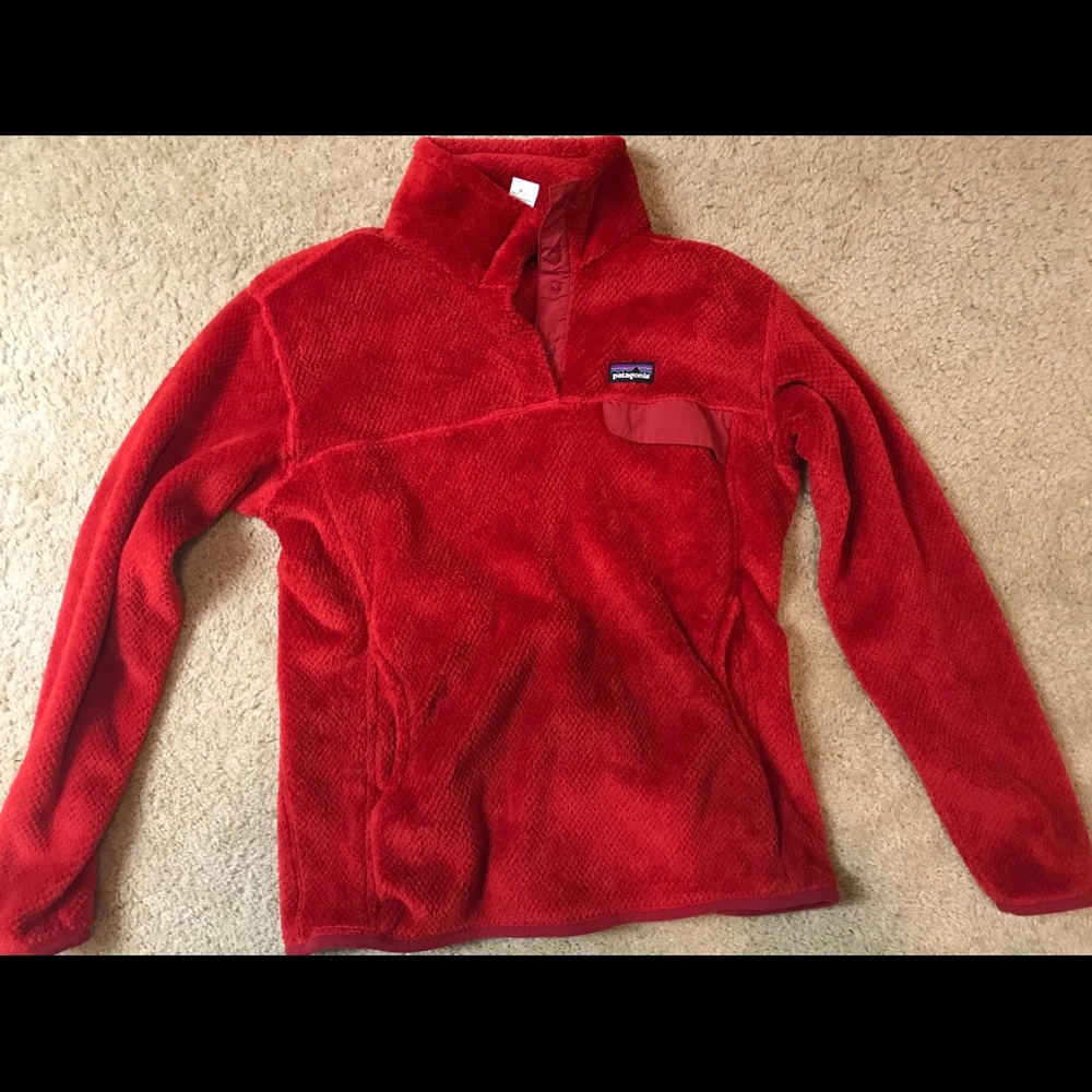 Red Patagonia pullover
